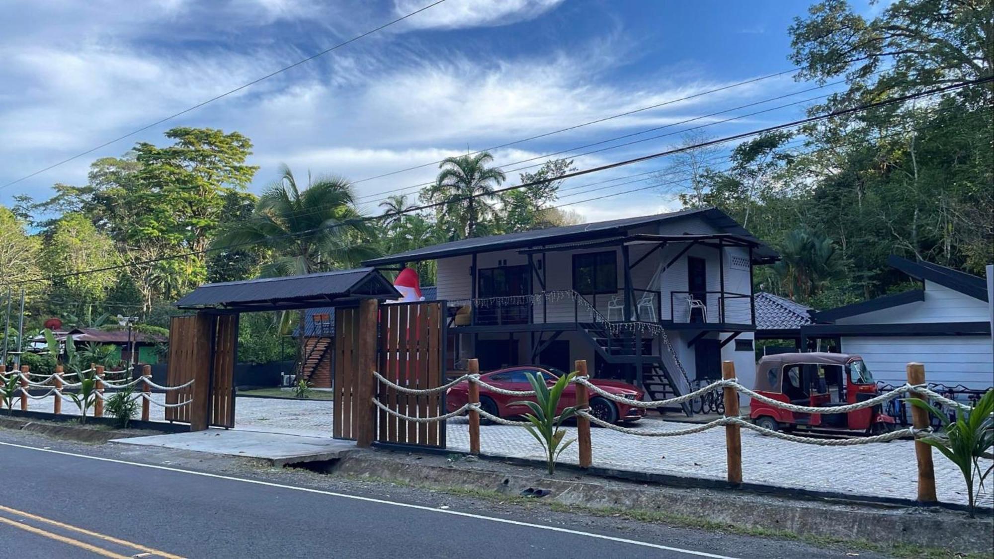 Bungalows Sloth Manzanillo  Exterior photo